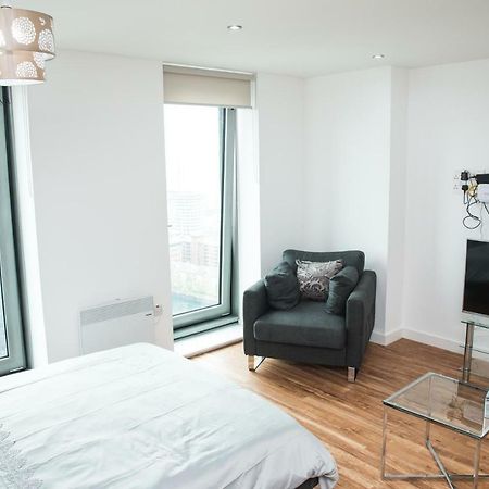 Studio Apartments Free Street Parking Subject To Availability Manchester Exterior photo