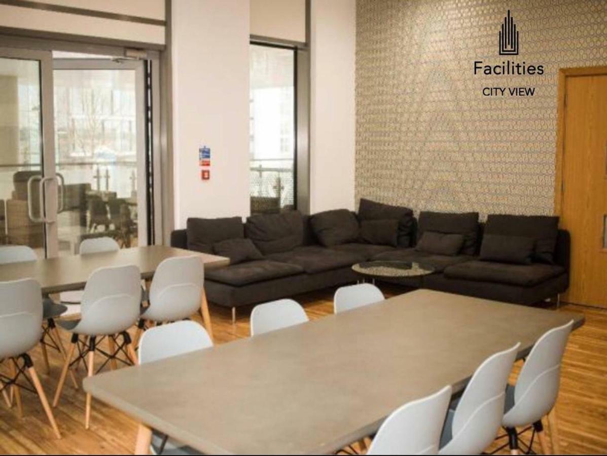 Studio Apartments Free Street Parking Subject To Availability Manchester Exterior photo